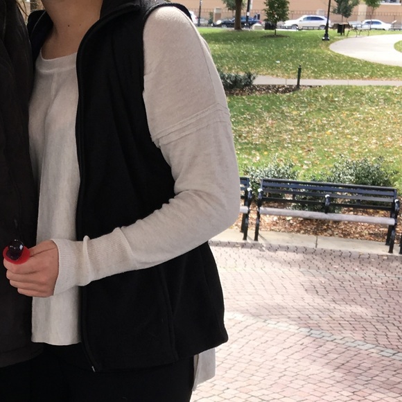 Lands’ End Vest size small - Picture 4 of 4